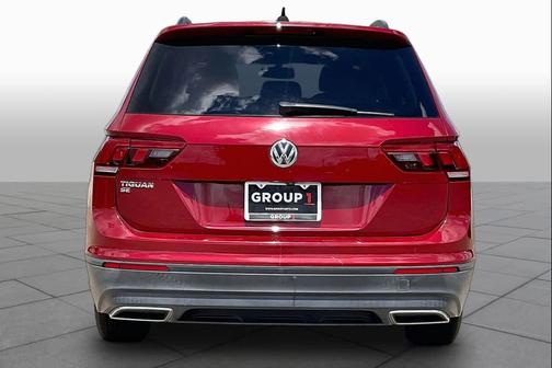 Cardinal Red Metallic 2019 Volkswagen Tiguan 2.0T SE