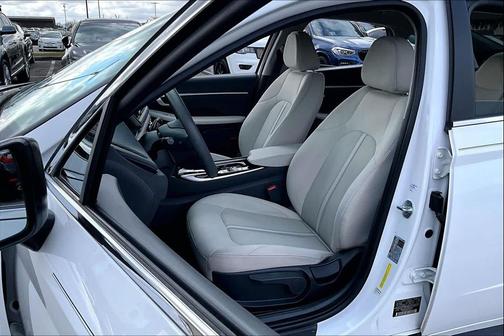 2023 Hyundai SONATA SE