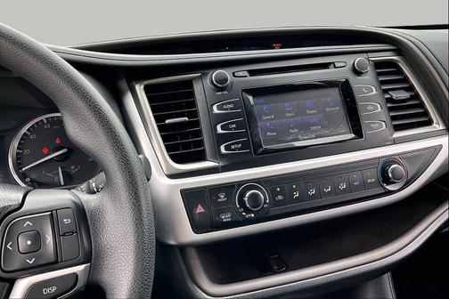 Silver Sky Metallic 2016 Toyota Highlander LE