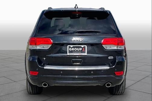 Brilliant Black Crystal Pearlcoat 2015 Jeep Grand Cherokee Overland