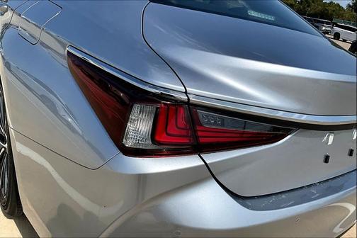 2025 Lexus ES 350 Base