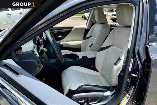 2024 Lexus ES 300h Ultra Luxury