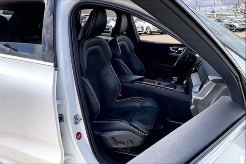 2018 Volvo XC60 T5 R-Design