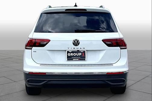 Pure White 2024 Volkswagen Tiguan 2.0T SE