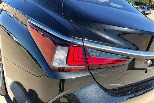 2025 Lexus ES 350 Base