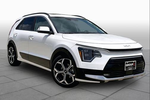 Snow White Pearl 2024 Kia Niro Touring