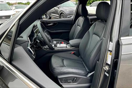 2021 Audi Q7 55 Prestige