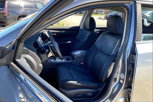 2016 Nissan Altima 2.5 SR