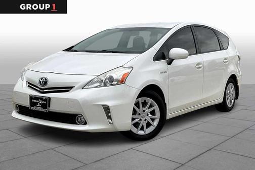 2014 Toyota Prius v Five