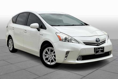 2014 Toyota Prius v Five