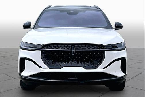 White Platinum Metallic Tri-Coat 2025 Lincoln Nautilus Reserve