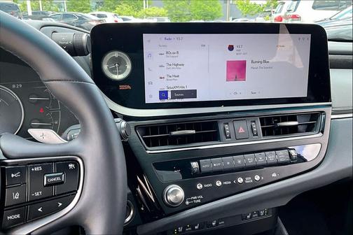 Eminent White Pearl 2025 Lexus ES 300h Base