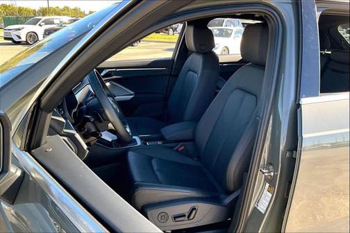 2025 Audi Q3 Premium 45 TFSI S line quattro Tiptronic