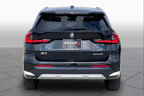 Black Sapphire Metallic 2025 BMW X1 xDrive28i