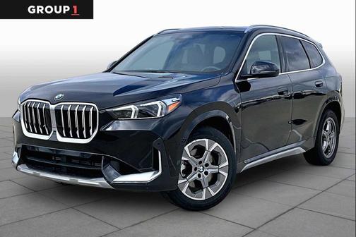 Black Sapphire Metallic 2025 BMW X1 xDrive28i