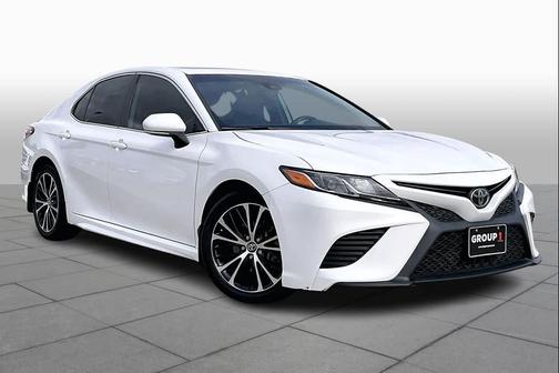 2020 Toyota Camry SE