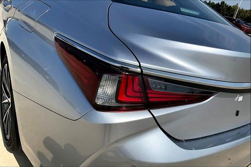 2025 Lexus ES 350 Base