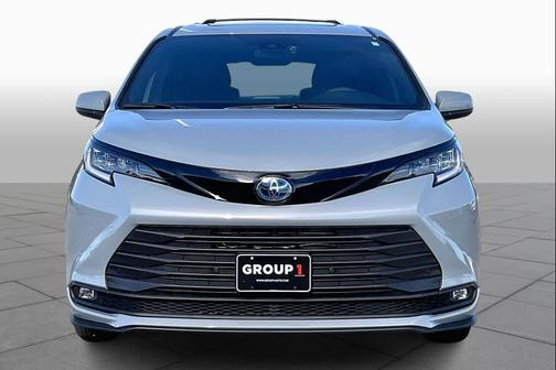 2025 Toyota Sienna Woodland Edition