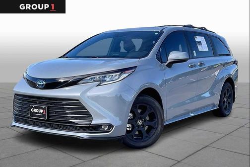 2025 Toyota Sienna Woodland Edition