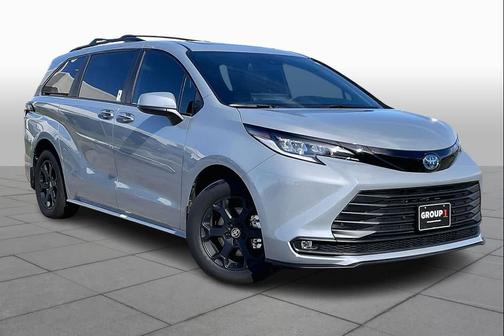 2025 Toyota Sienna Woodland Edition