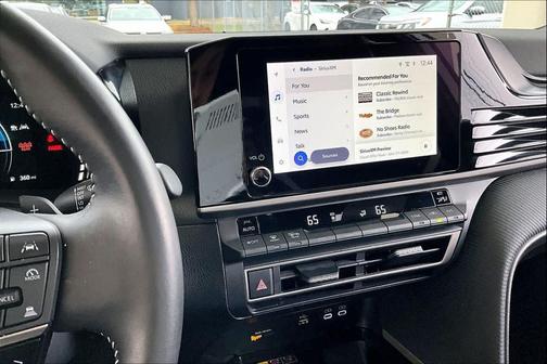 Ice Cap 2025 Toyota Camry SE