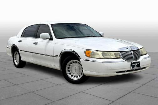2000 Lincoln Town Car Executive