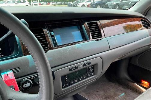 2000 Lincoln Town Car Executive