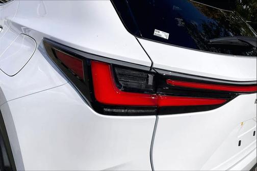 2026 Lexus NX 450h+ NX 450h+ Luxury