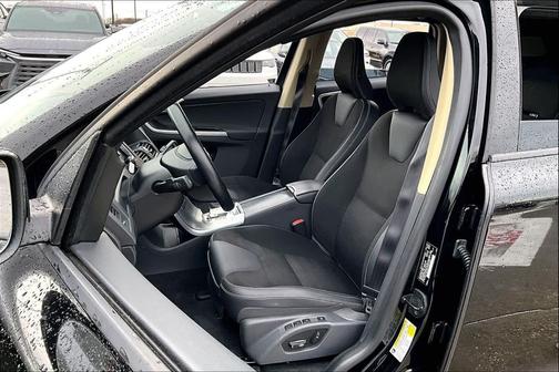 2012 Volvo XC60 3.2 Platinum