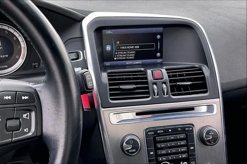 2012 Volvo XC60 3.2 Platinum