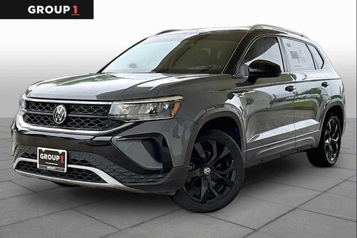 Pure Gray w/Black Roof 2023 Volkswagen Taos 1.5T SE