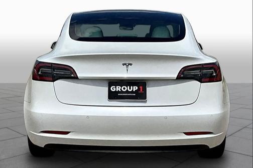 Pearl White Multi-Coat 2019 Tesla Model 3 Standard Range Plus