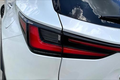 2025 Lexus NX 350h Premium