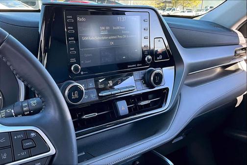 2022 Toyota Highlander Hybrid XLE