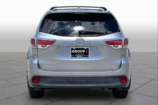 Silver Sky Metallic 2015 Toyota Highlander XLE