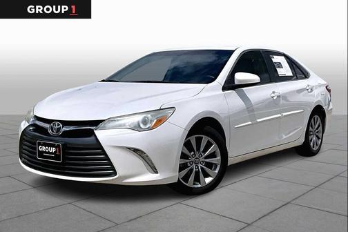 Blizzard Pearl 2016 Toyota Camry XLE