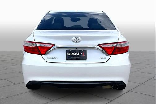 Blizzard Pearl 2016 Toyota Camry XLE