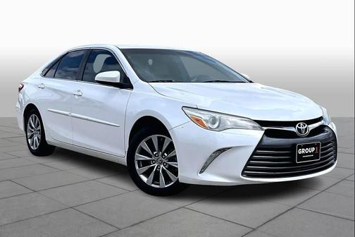 Blizzard Pearl 2016 Toyota Camry XLE