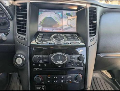 2014 INFINITI QX70 Base