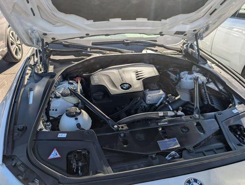 2012 BMW 528 528i Sedan 4D