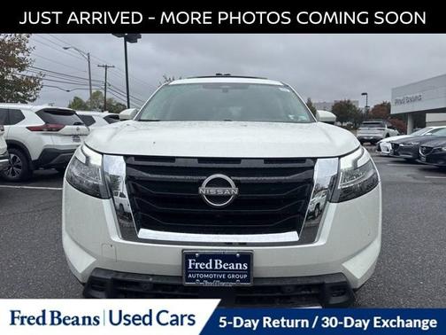2023 Nissan Pathfinder SL