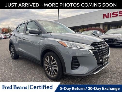 2023 Nissan Kicks SV