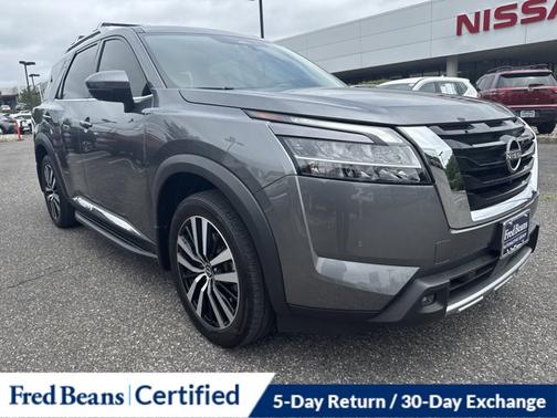 2023 Nissan Pathfinder Platinum