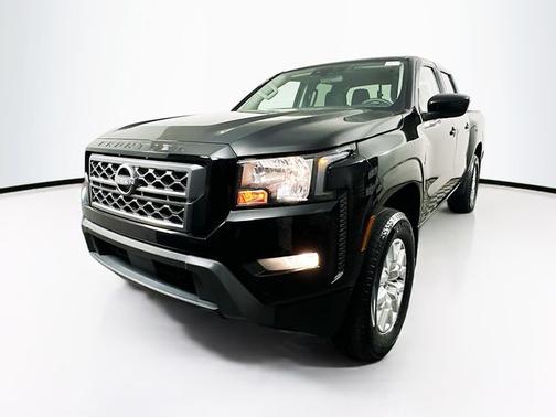 Black 2023 Nissan Frontier SV