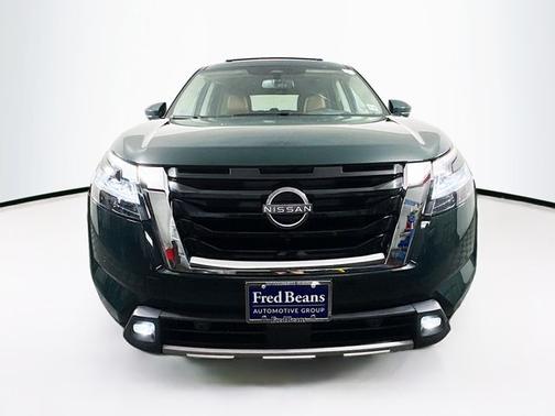 2022 Nissan Pathfinder Platinum