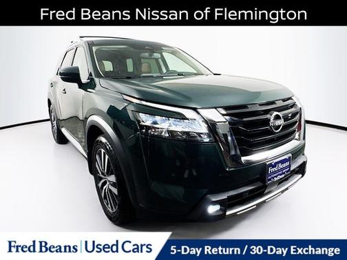 2022 Nissan Pathfinder Platinum