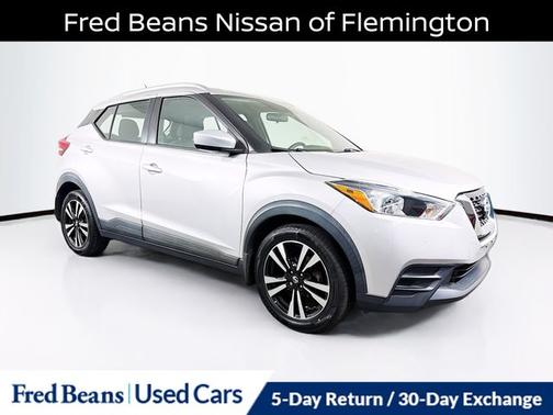 Brilliant Silver 2019 Nissan Kicks SV