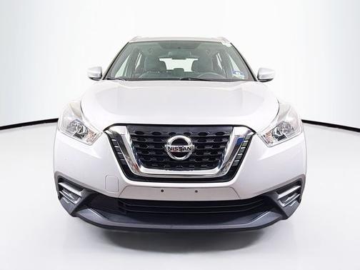 Brilliant Silver 2019 Nissan Kicks SV