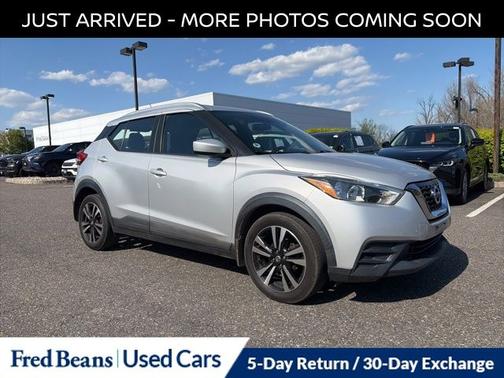 Brilliant Silver 2019 Nissan Kicks SV