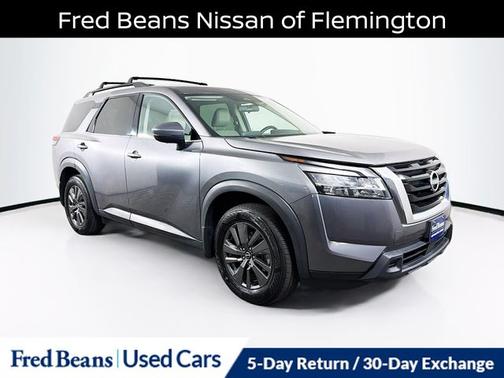 Gun Metallic 2022 Nissan Pathfinder SV